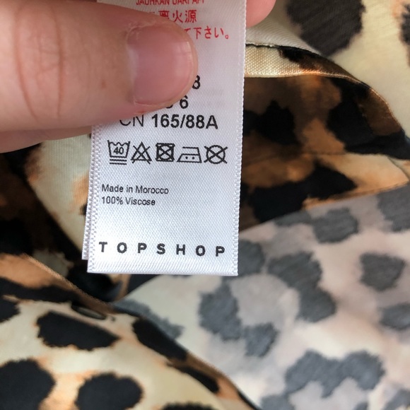Topshop Silky Leopard Print Button Down Blouse - Picture 6 of 6